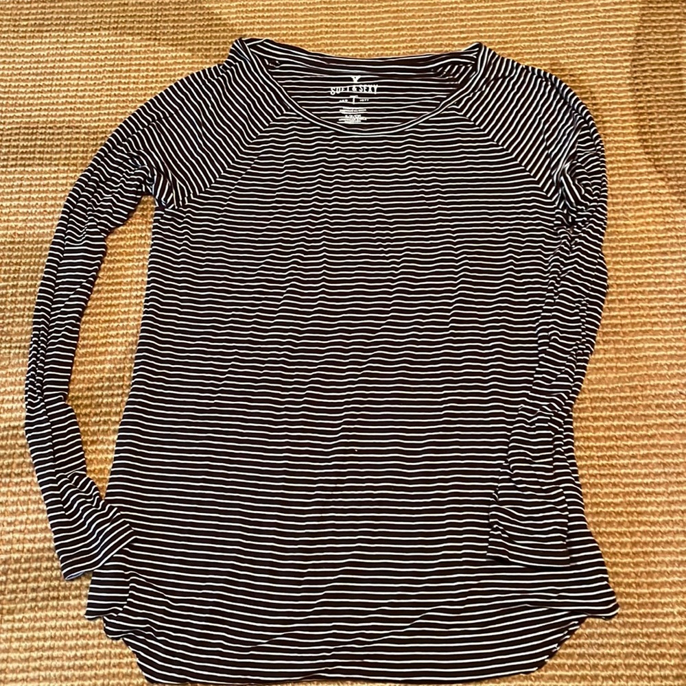 American Eagle long sleeve top